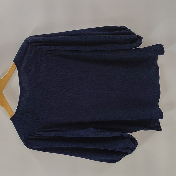 Vince Camuto Blouse Size Medium Navy Blue 3 Quarter Balloon Sleeve Textured - Picture 2 of 4